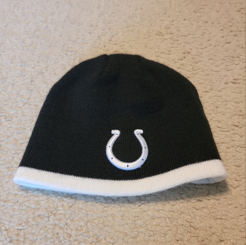 Colts black and white beanie